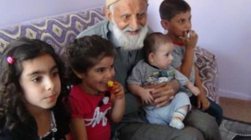 115 Yaşındaki Keso Nine, T&uuml;rkiye'nin En B&uuml;y&uuml;k Ailesiyle Bayram Kutluyor