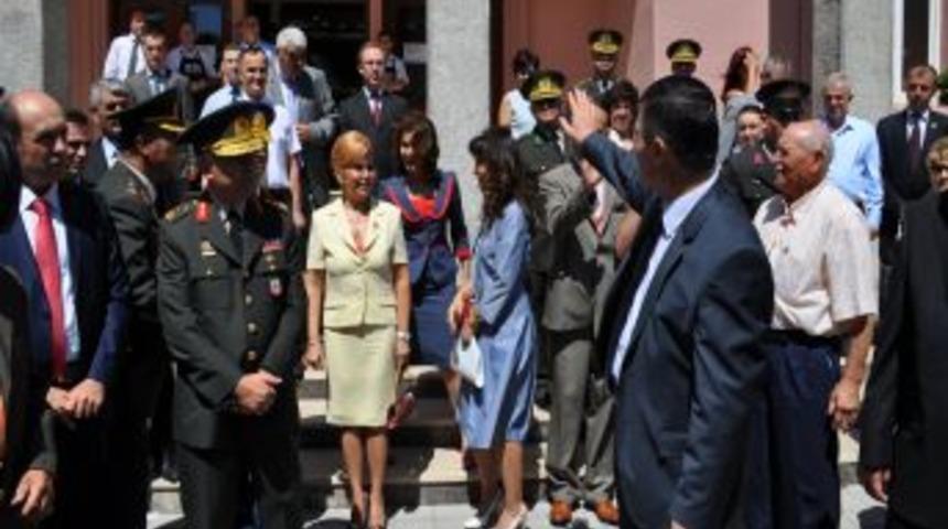 Vatandaşlarla Bayramlaşan Vali Arslan, Balıkesir'e Veda Etti