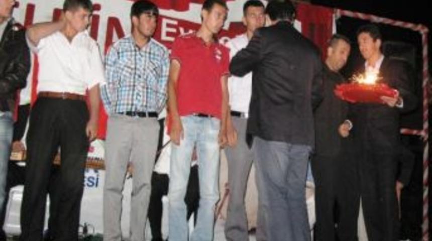 &Ccedil;ubuk'ta Asker Adaylarına Kına Yakıldı