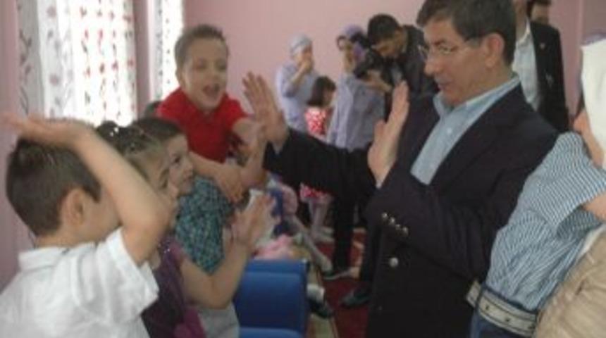 Dışişleri Bakanı Ahmet Davutoğlu: