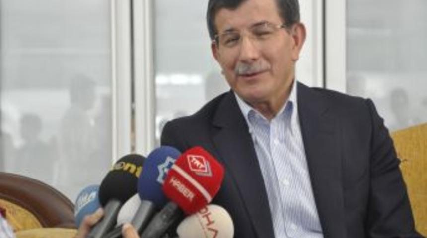 Davutoğlu: 'BDP'li Vekillerin Ter&ouml;ristlerle Buluşması Kabul Edilemez'
