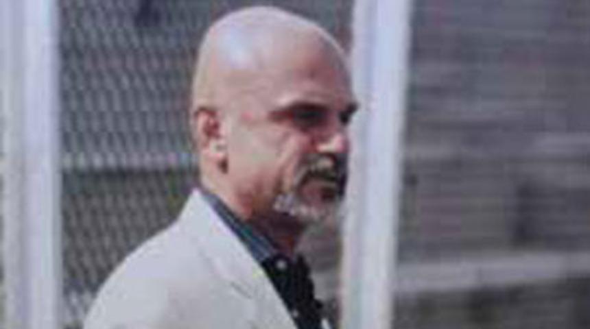 Eski futbolcu &ouml;ld&uuml;r&uuml;ld&uuml;