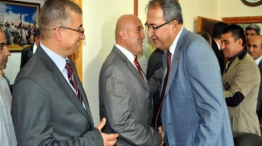 Ak Parti&rsquo;de Bayramlaşmaya Yoğun İlgi