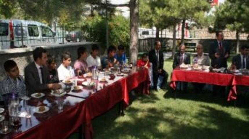 Afyonkarahisar&rsquo;da Protokol Bayramlaştı