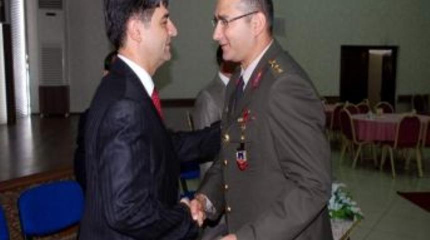 Boz&uuml;y&uuml;k&rsquo;te Protokol Bayramlaştı