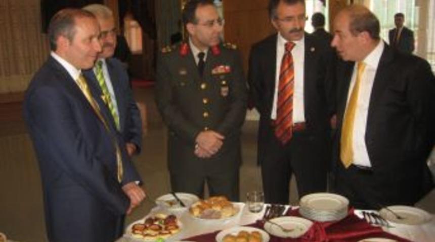 Erzurum Protokol&uuml; &Ouml;ğretmenevinde Bayramlaştı