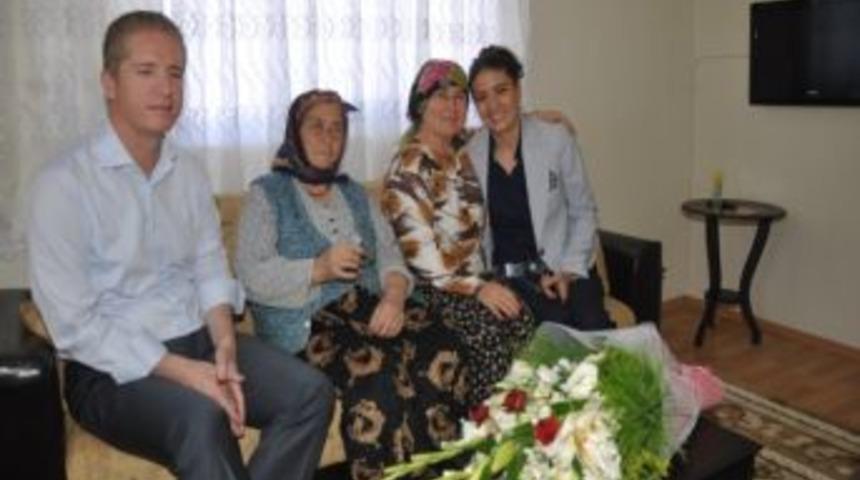 G&ouml;rdesli Yoksul Aile Bayramda Ev Sevinci Yaşadı