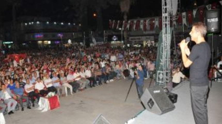 Mustafa Yıldızdoğan Sevgisi Meydana Sığmadı