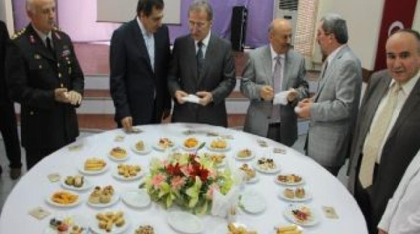 Karab&uuml;k&rsquo;te Protokol Bayramlaşması