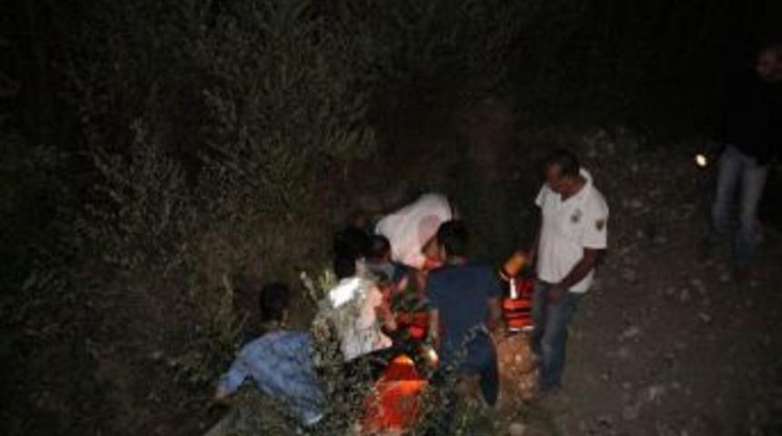 Sakarya&rsquo;da Trafik Kazası: 3 &Ouml;l&uuml;, 5 Yaralı