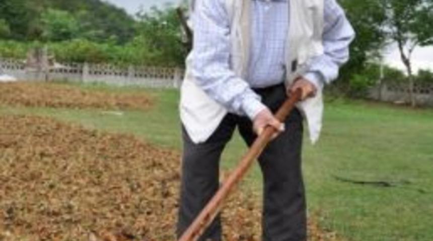 Asırlık H&uuml;sn&uuml; Dedenin &Ccedil;ifte Bayramı