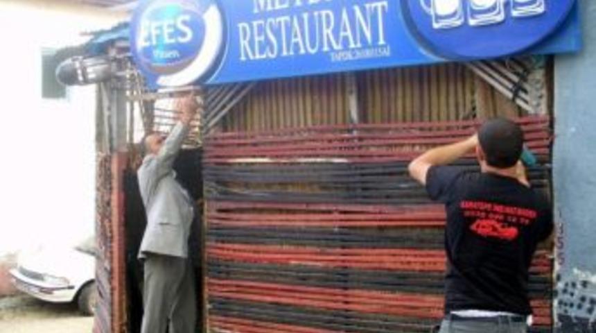 Mihalı&ccedil;&ccedil;ık&rsquo;ta Restoran Ve Tekel Bayiiler Bir Bir Kapanıyor