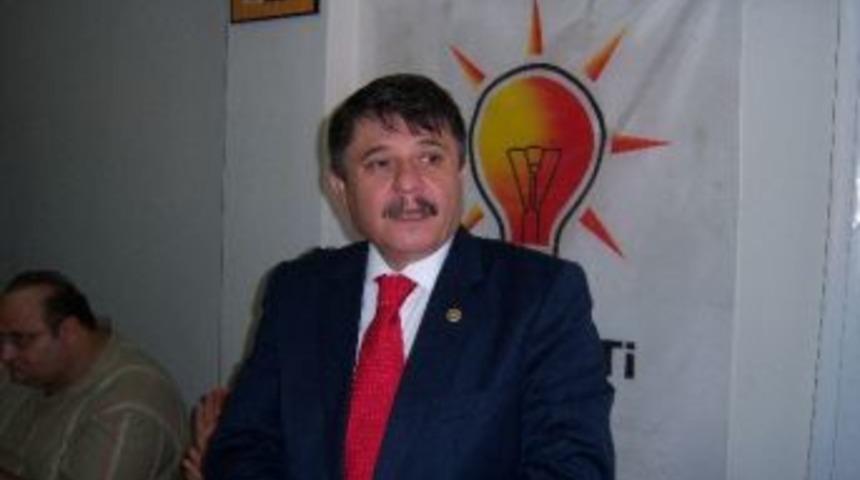 Ak Parti İl&ccedil;e Teşkilatında Bayramlaşma T&ouml;reni Yapıldı