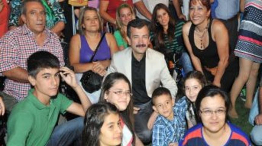 Bucalılar Bayram Coşkusunu Yavuz Bingöl İle Yaşadı