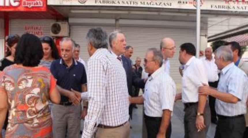 CHP Bayraklı Il&ccedil;e Başkanlığında Bayramlaşma D&uuml;zenlendi