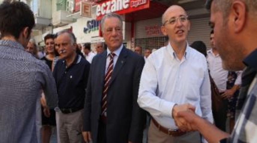 Chp Bayraklı Bayramlaştı