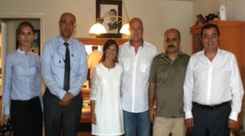 Narlıdere&rsquo;de Şehit Ailelerine Bayram Ziyareti