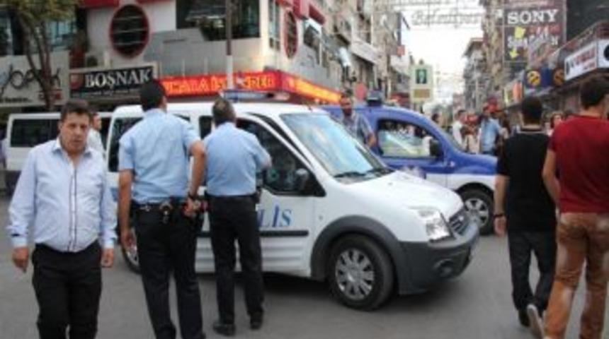 &Ccedil;ark Caddesinde Bayram Hareketliliği