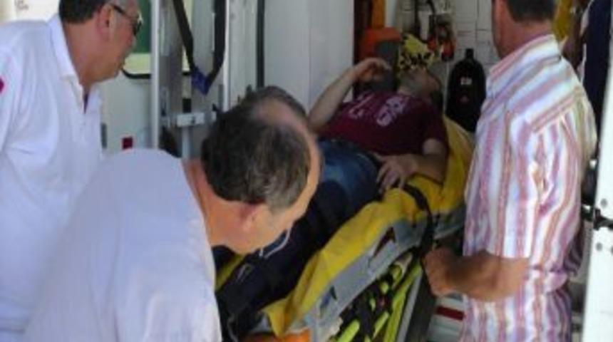 Kavgayı Ayırmaya Giderken Y&uuml;ksekten Atlayan Kişi Yaralandı