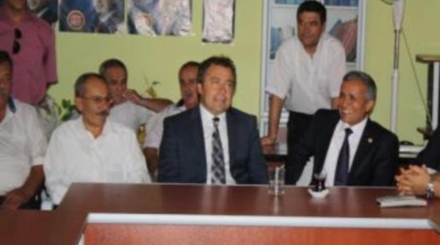 Vekillerden Bayramda Selendi &Ccedil;ıkartması