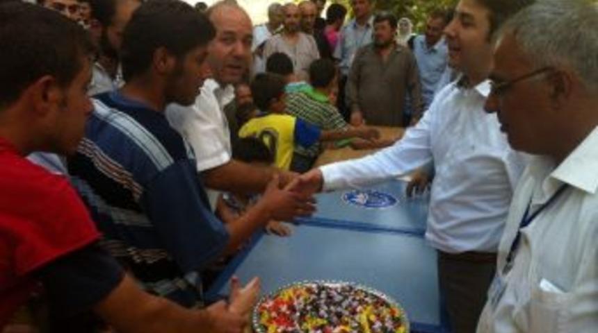 Aydın, Suriyeli M&uuml;ltecilere Bayram Ziyaretinde Bulundu