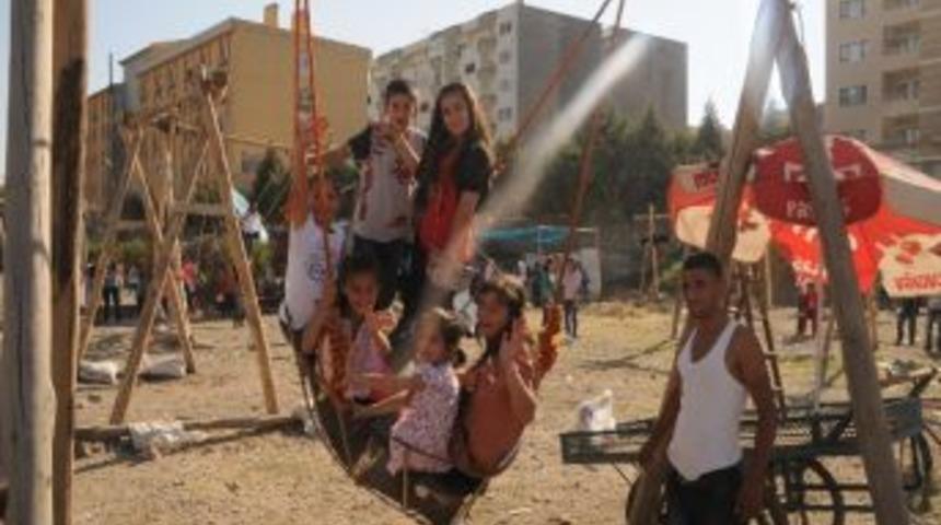 Cizreli &Ccedil;ocukların "cıncılık" Keyfi