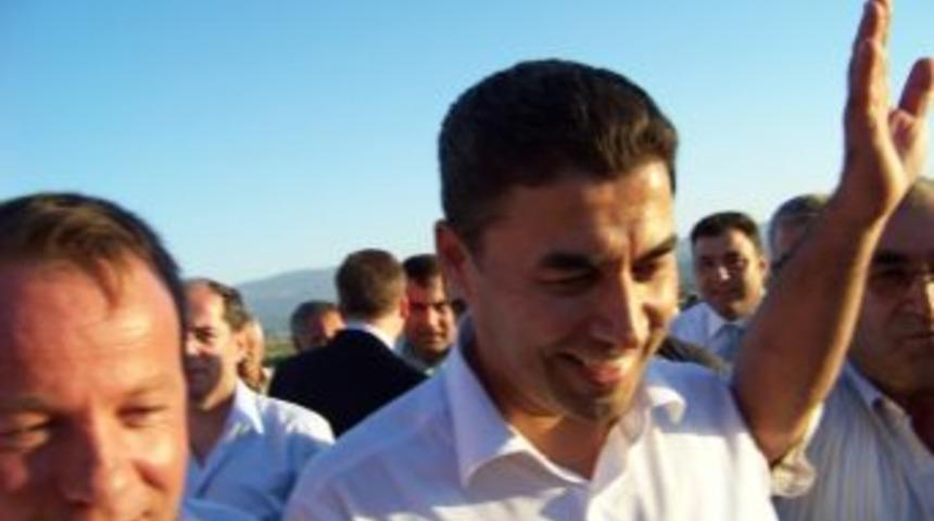 Bakan Yardımcısına Davul Zurnalı Karşılama