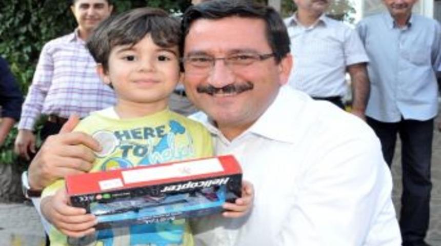 Ke&ccedil;i&ouml;ren&rsquo;de Coşkulu Bayramlaşma