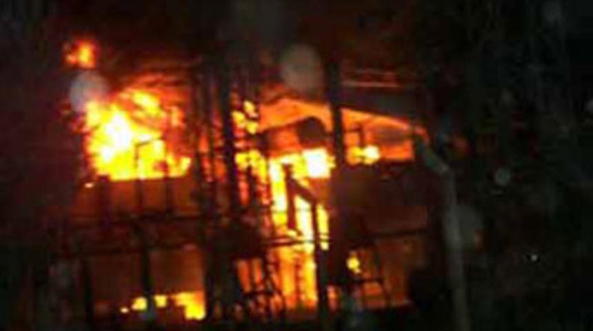 Pansiyonda yanarak &ouml;ld&uuml;