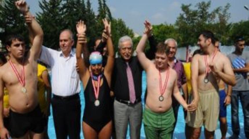 15 Bin &Ccedil;ocuk Daha Y&uuml;zme &Ouml;ğrendi