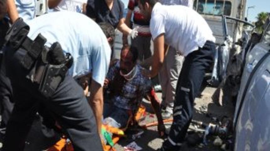 Tarsus&rsquo;ta Trafik Kazaları: 1 &Ouml;l&uuml;, 1 Yaralı