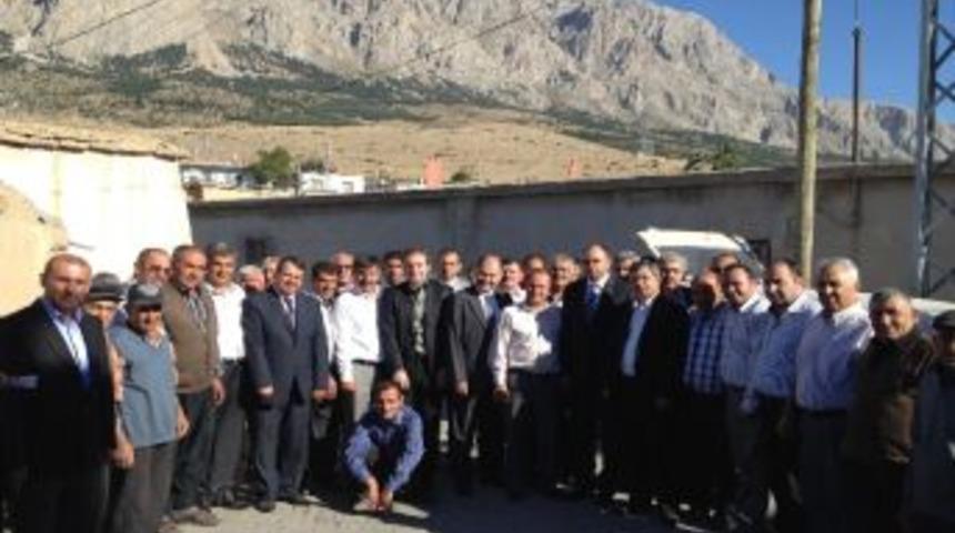 Ak Parti Bayramda Da Durmadı