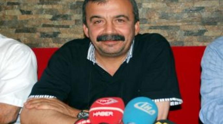 Bdp'li Vekil &Ouml;nder Gazetecilerle Bir Araya Geldi