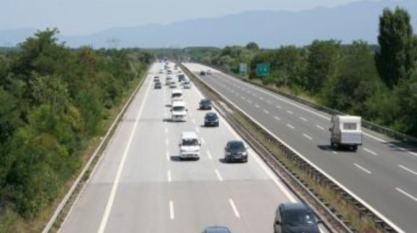 TEM Sakarya Ge&ccedil;işinde Trafik Yoğunluğu Yavaş Yavaş Artıyor