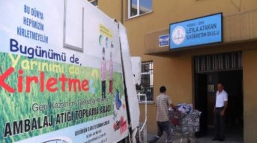 Geri D&ouml;n&uuml;ş&uuml;m İ&ccedil;in 100 Ton Kitap Toplandı