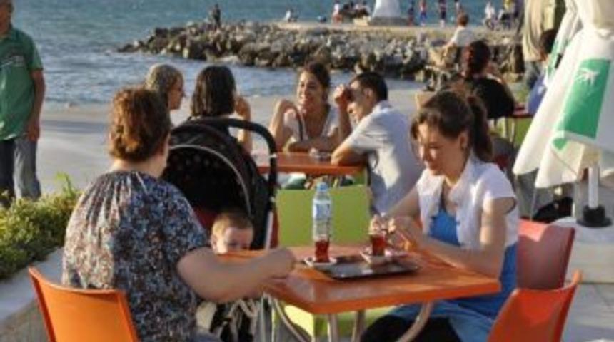 Kuşadası'nda Bayram Havası