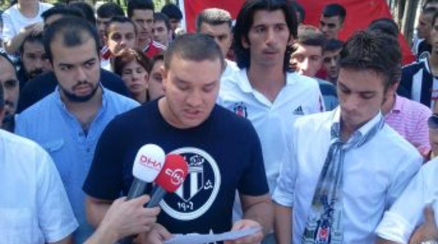 Beşiktaş Taraftar Grubu &Ccedil;arşı, Şehitliği Ziyaret Etti.