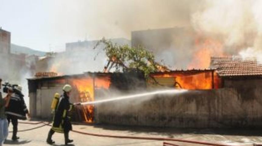 (tekrar) Bayram Oyunu Sokağı K&uuml;l Etti