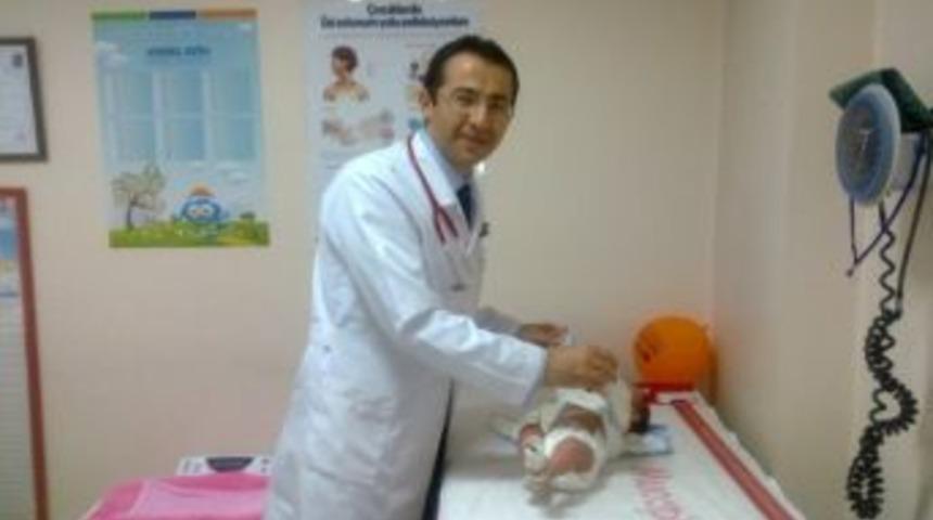 T&uuml;rkiye&rsquo;de Her Yıl Yaklaşık 20 Bin Bebek Kal&ccedil;a &Ccedil;ıkığı İle Doğuyor