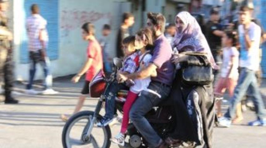 Motosiklet S&uuml;r&uuml;c&uuml;leri Kural Tanımıyor