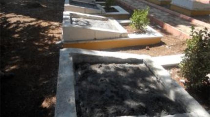 İl &Ouml;zel İdaresi Tarsus-&ccedil;amalan Şehitliği&rsquo;ni D&uuml;zenliyor