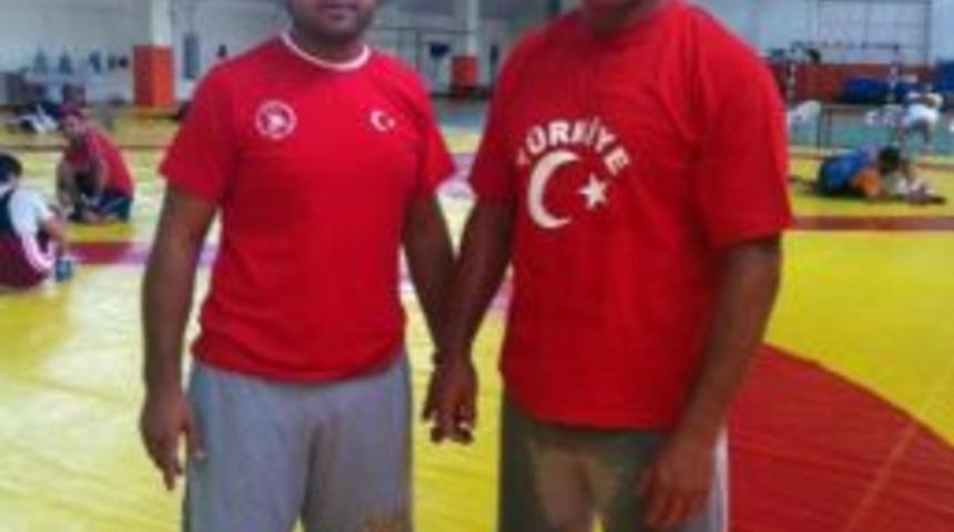 Muratpaşa Belediyesporlu Se&ccedil;im Milli Takım Kampına &Ccedil;ağrıldı