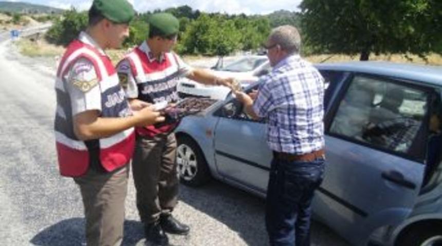 Jandarma &Ccedil;ikolatayla Uğurladı