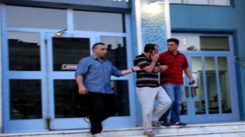 Yolculara Dadanan Hırsız Polisten Ka&ccedil;amadı