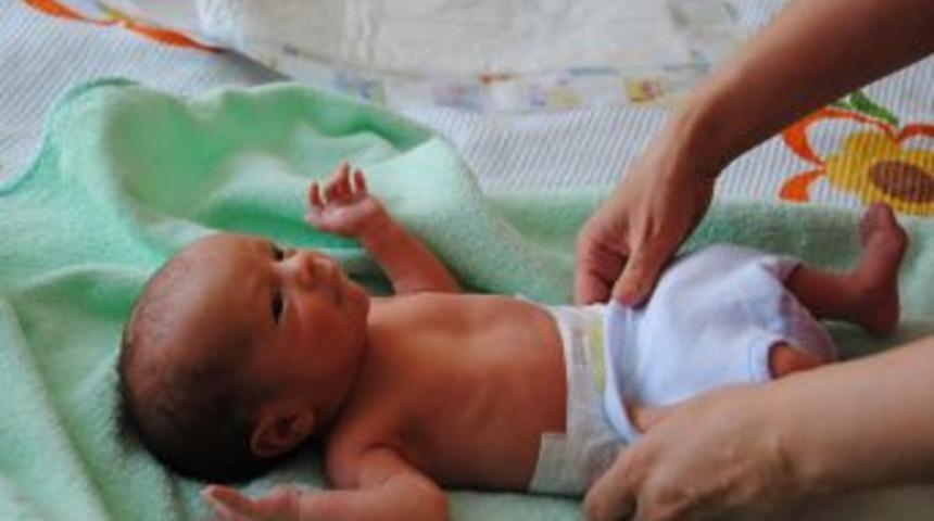 Her G&uuml;n Ilık Suyla Yıkanan Bebek Rahat Uyuyor