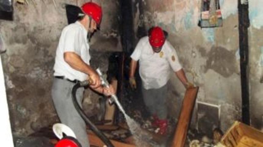 Ayvalık&rsquo;ta Ev Yangını