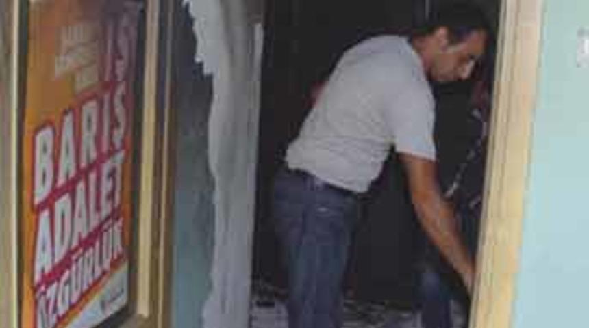 BDP il binası yakılmak istendi