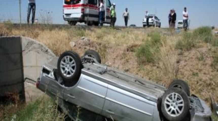 Otomobil Menfeze D&uuml;şt&uuml;: 1 Yaralı