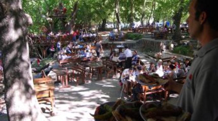 Dağılcak, Bayramda Doldu Taştı