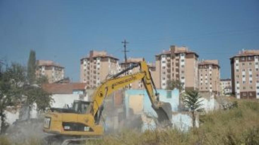 Altındağ&rsquo;da Gecekondu Yıkımları S&uuml;r&uuml;yor